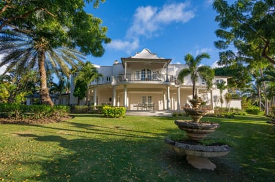 Luxury Villa Photo #5