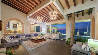 Luxury Villa Photo #15