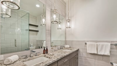 Lower level king 2 ensuite