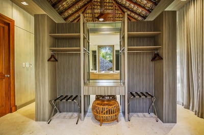Luxury Villa Photo #38
