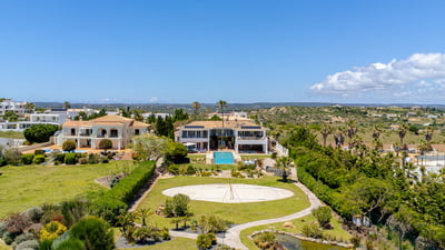 Luxury Villa Photo #35