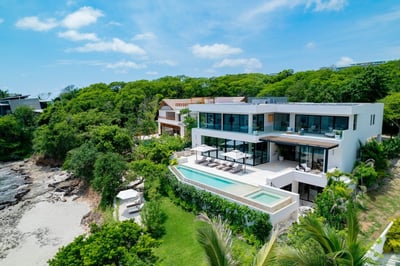 Luxury Villa Photo #8