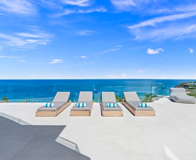 Luxury Villa Photo #4