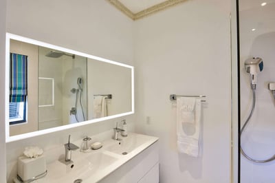 Luxury Villa Photo #41