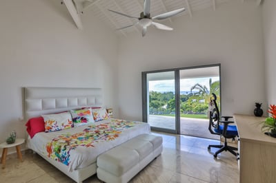 Luxury Villa Photo #32