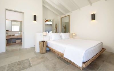 Luxury Villa Photo #18