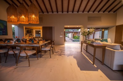 Luxury Villa Photo #17