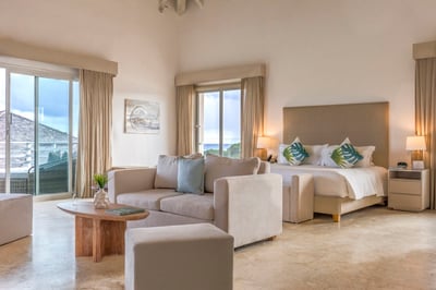 Luxury Villa Photo #36