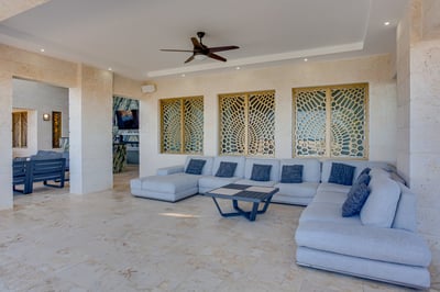 Luxury Villa Photo #24