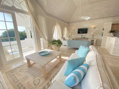 Luxury Villa Photo #2