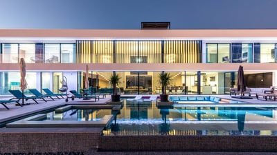Luxury Villa Photo #4