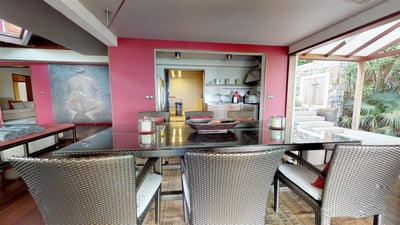 Dining Area & Kitchen