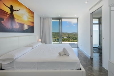 Luxury Villa Photo #29