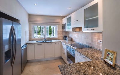 Luxury Villa Photo #6