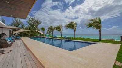 Luxury Villa Photo #4