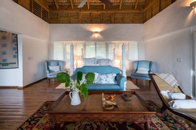 Luxury Villa Photo #14