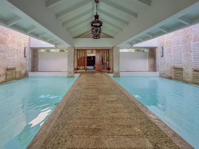 Luxury Villa Photo #8