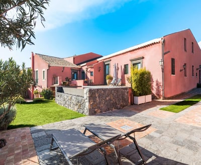 Luxury Villa Photo #6