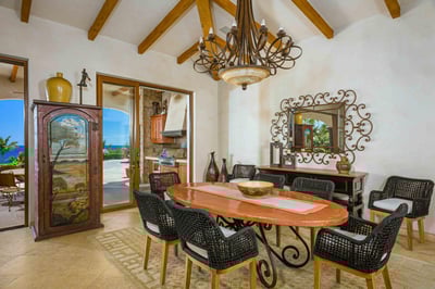 Luxury Villa Photo #18