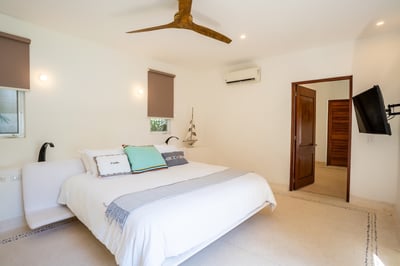 Luxury Villa Photo #45