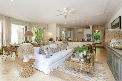 Luxury Villa Photo #9