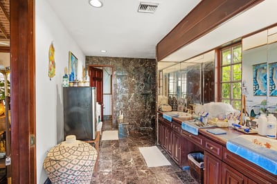 Luxury Villa Photo #22