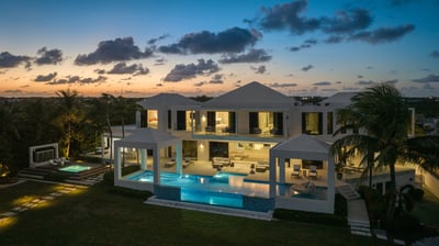 Luxury Villa Photo #17