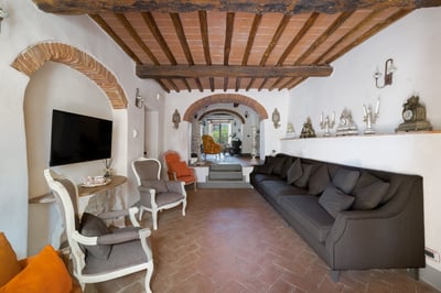 Luxury Villa Photo #16
