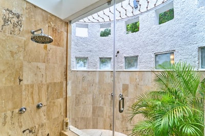 Luxury Villa Photo #38