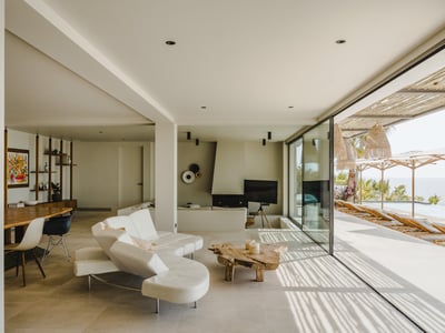 Luxury Villa Photo #14