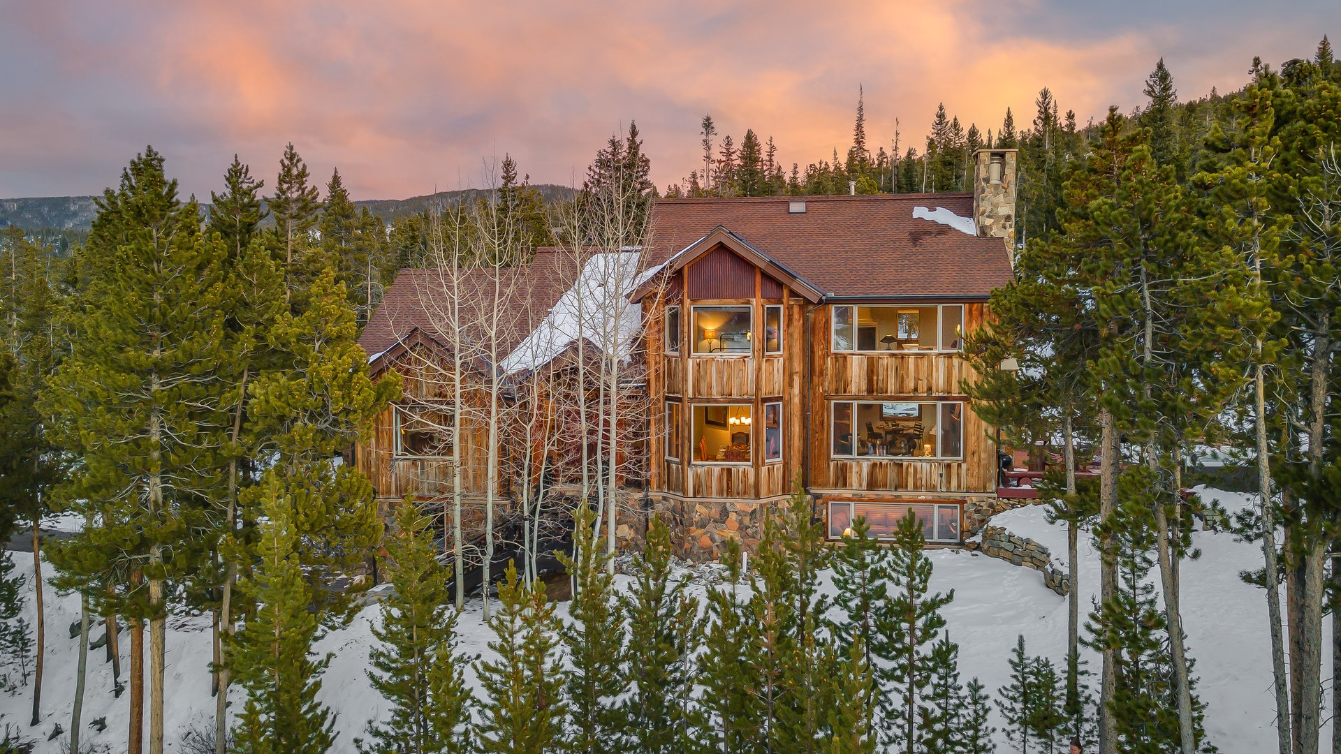 Alpenglow Peaks Lodge - 1