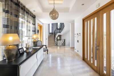 Luxury Villa Photo #10