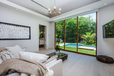 Luxury Villa Photo #23