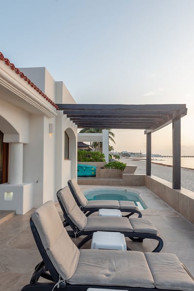 Luxury Villa Photo #3