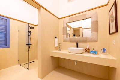 Luxury Villa Photo #32