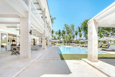 Luxury Villa Photo #7