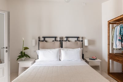 Luxury Villa Photo #25