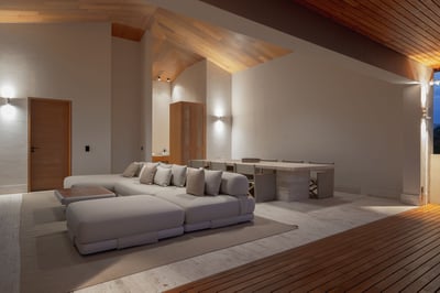 Luxury Villa Photo #13