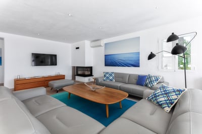 Luxury Villa Photo #25