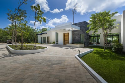 Luxury Villa Photo #16