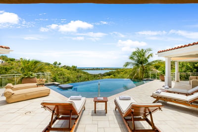 Luxury Villa Photo #10