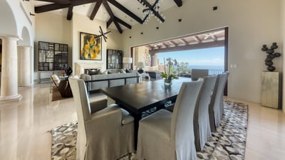 Luxury Villa Photo #31