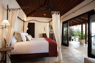 Luxury Villa Photo #18