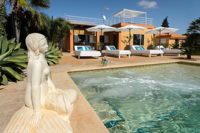 Luxury Villa Photo #6