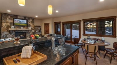Chalet Beliza - Family room, lower level