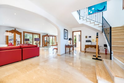Luxury Villa Photo #27