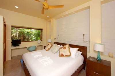 Luxury Villa Photo #22