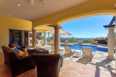 Luxury Villa Photo #13