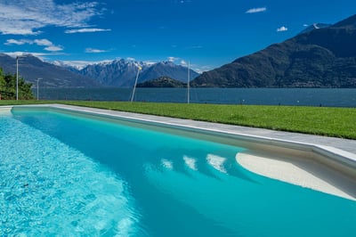 Luxury Villa Photo #6