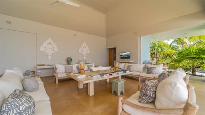 Luxury Villa Photo #21